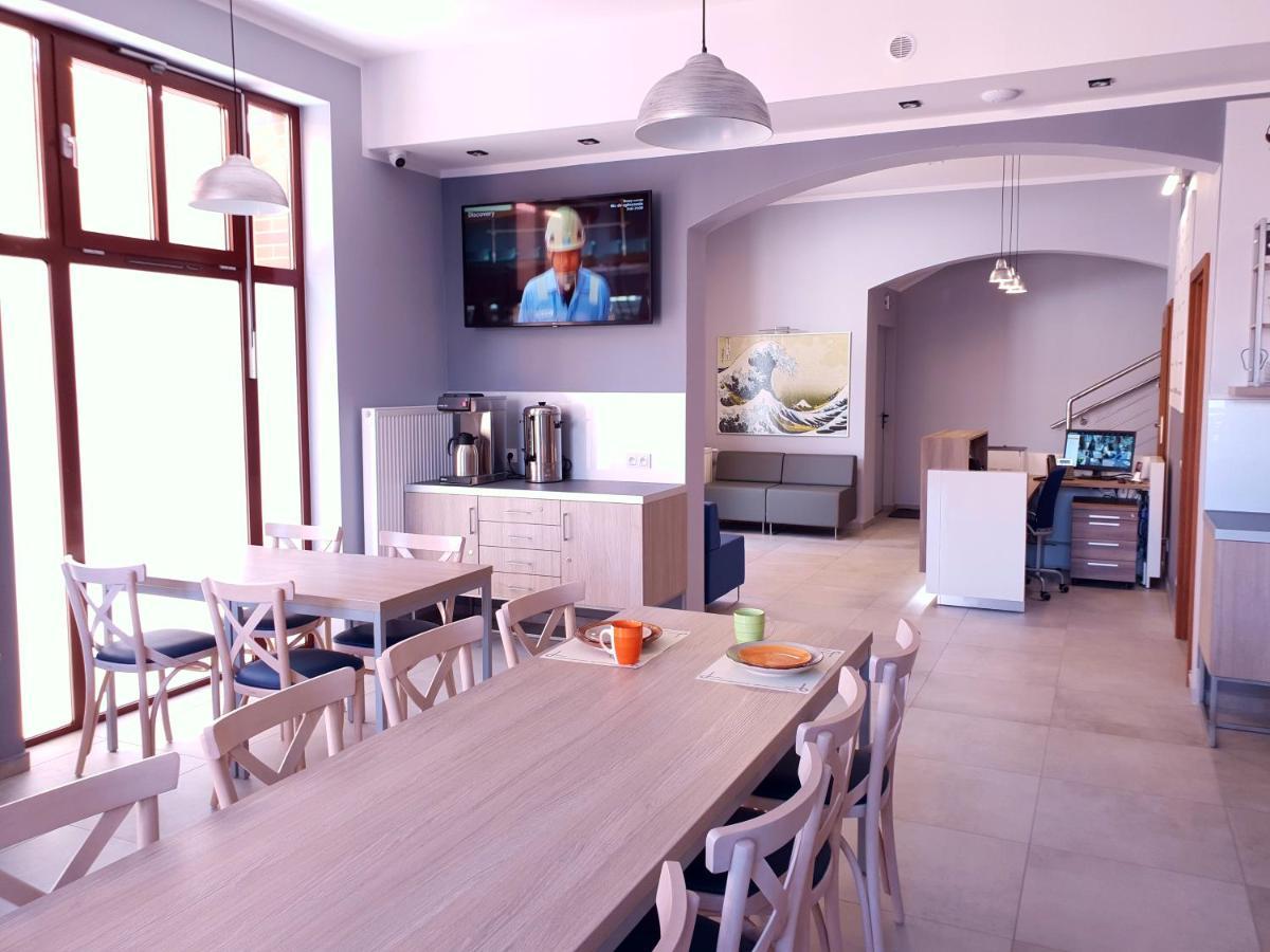 Annamarie Hostal